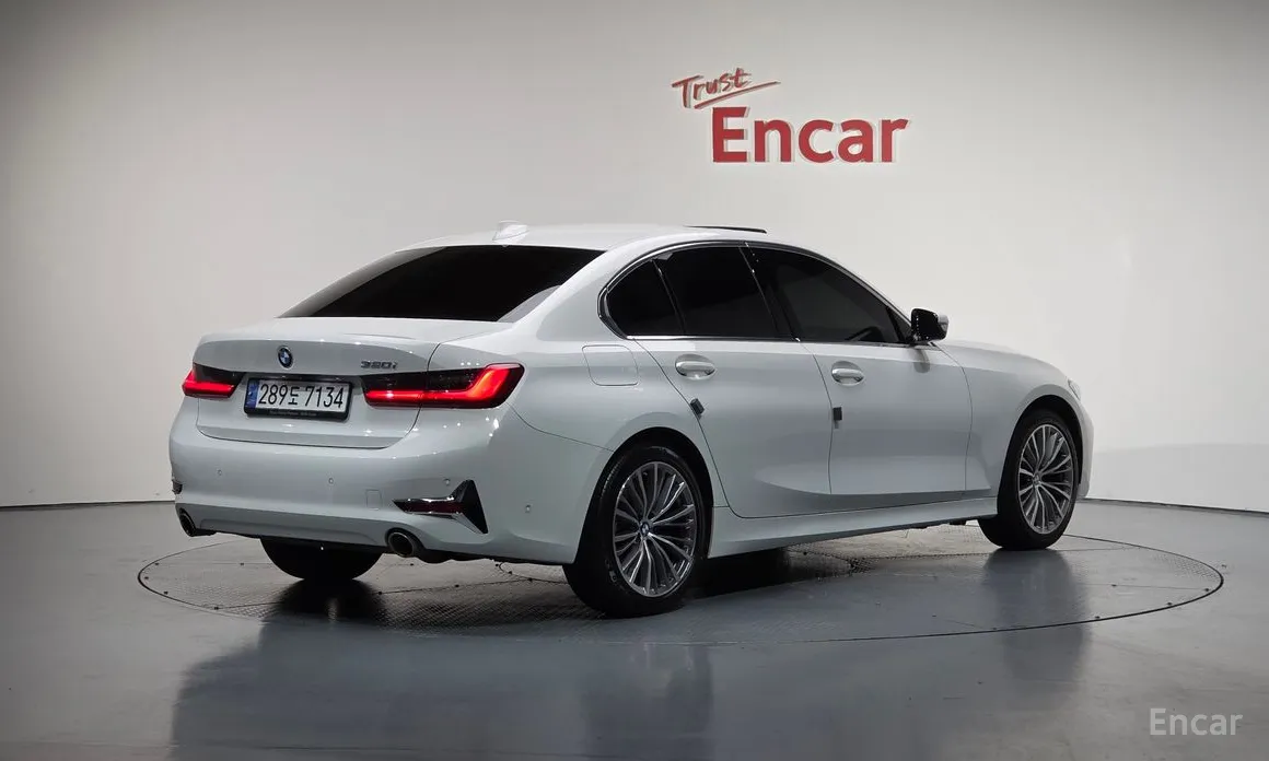 Фото 2 - BMW 3 Series