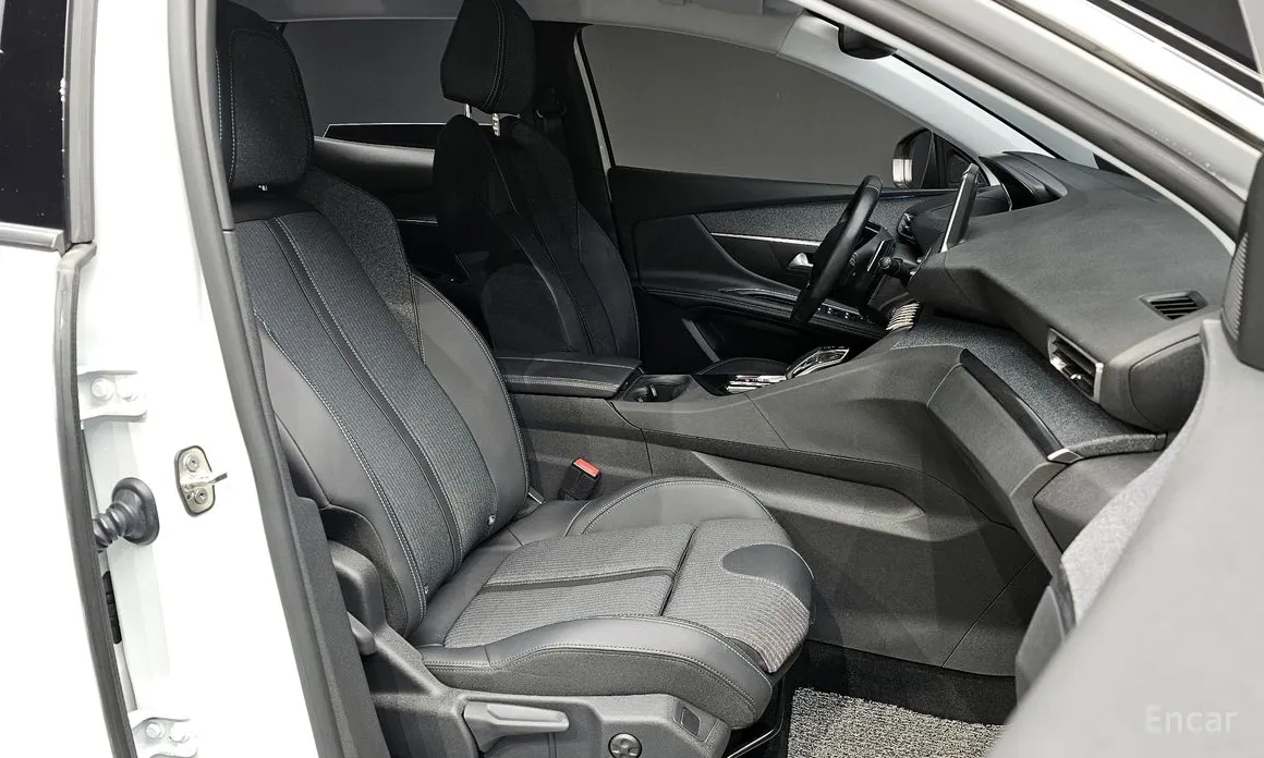 Фото 10 - Peugeot 3008