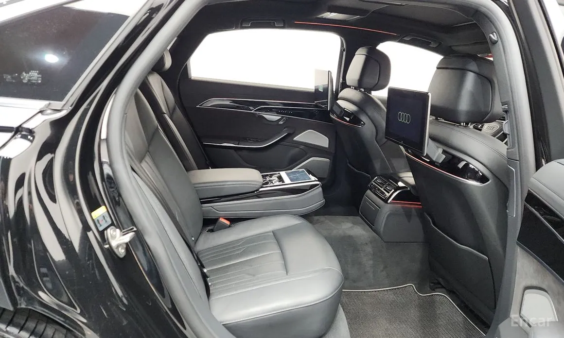 Фото 12 - Audi A8