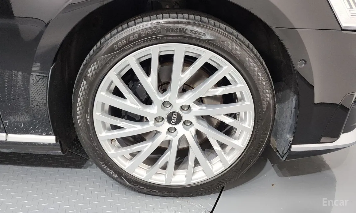 Фото 5 - Audi A8