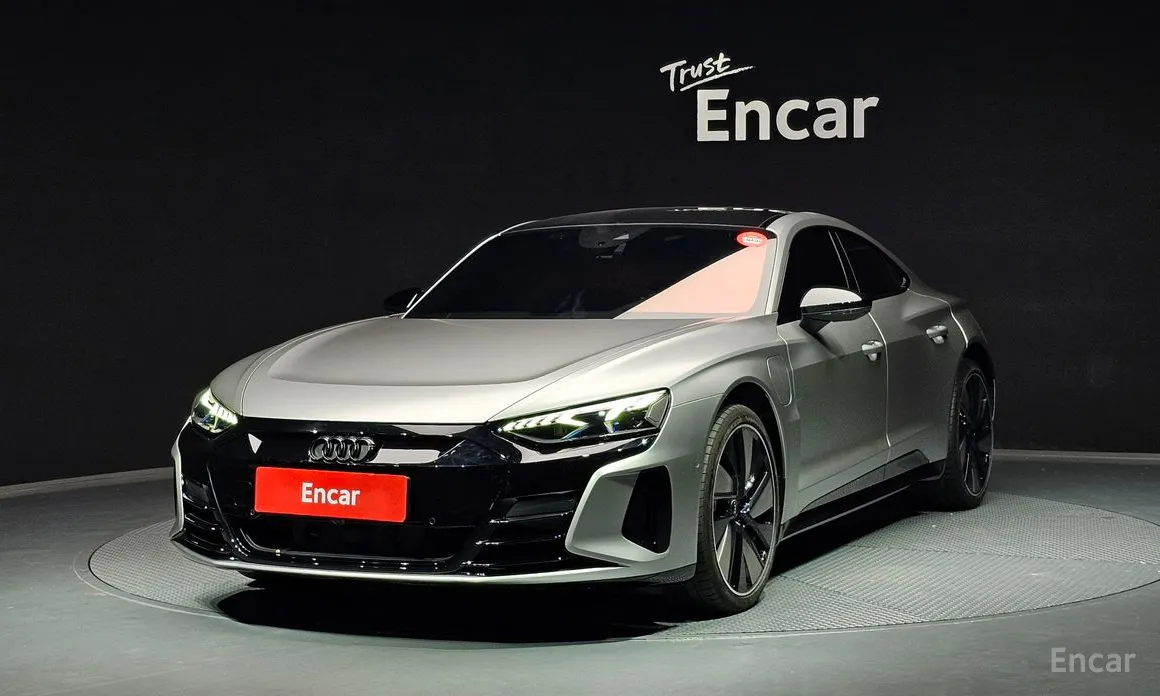 Фото 1 - Audi e-tron GT