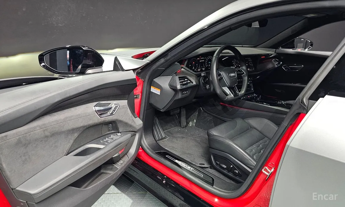 Фото 12 - Audi e-tron GT