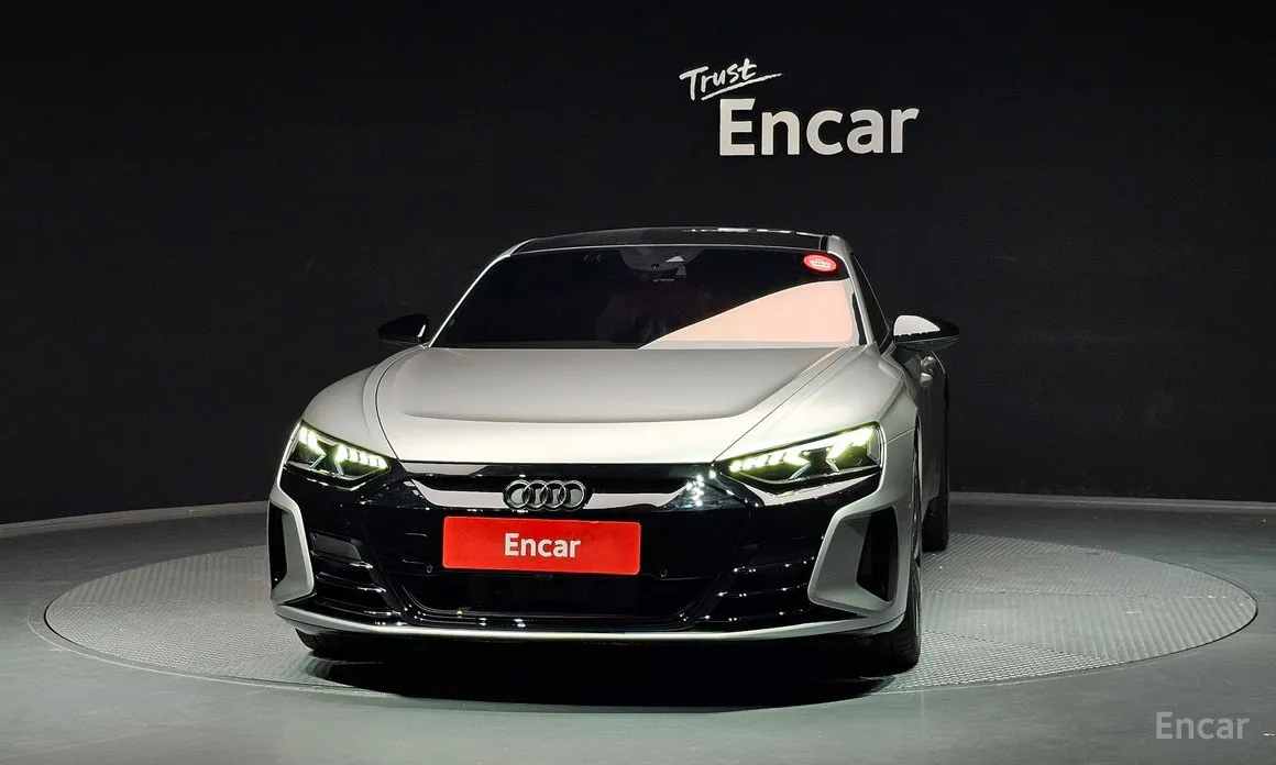 Фото 3 - Audi e-tron GT