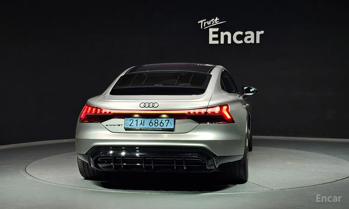 Фото 4 - Audi e-tron GT