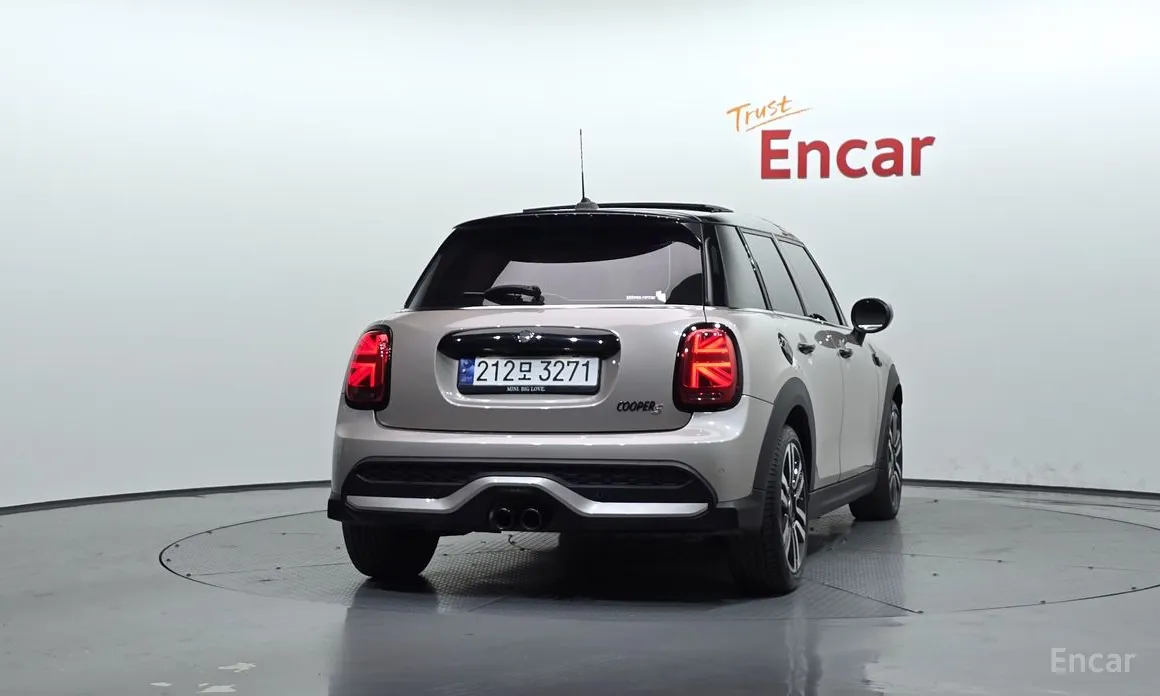Фото 4 - Mini Cooper