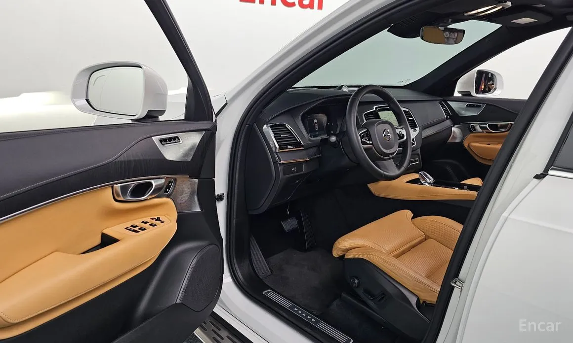 Фото 12 - Volvo XC90