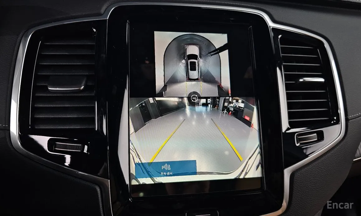 Фото 15 - Volvo XC90