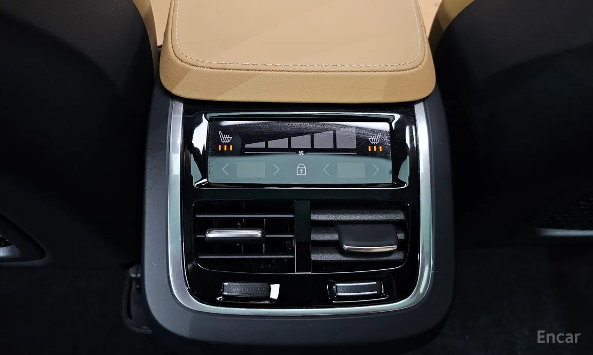 Фото 19 - Volvo XC90