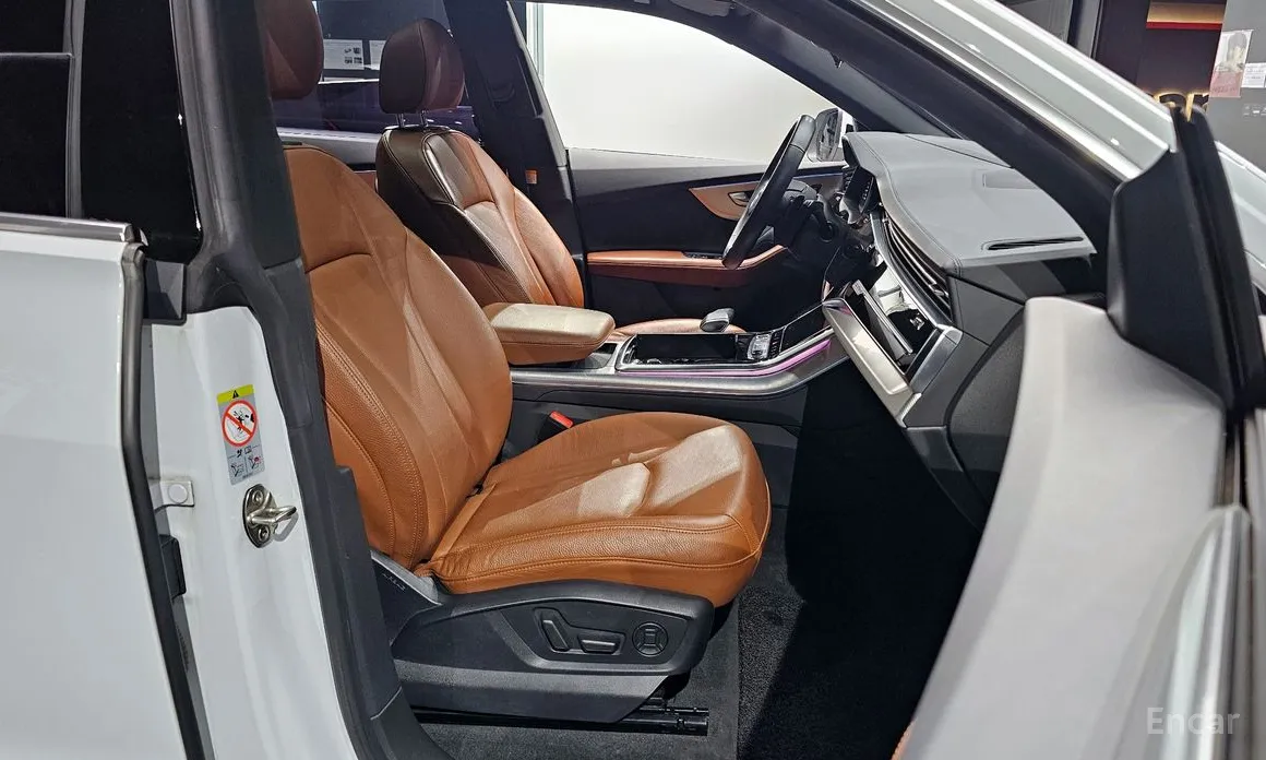 Фото 11 - Audi Q8