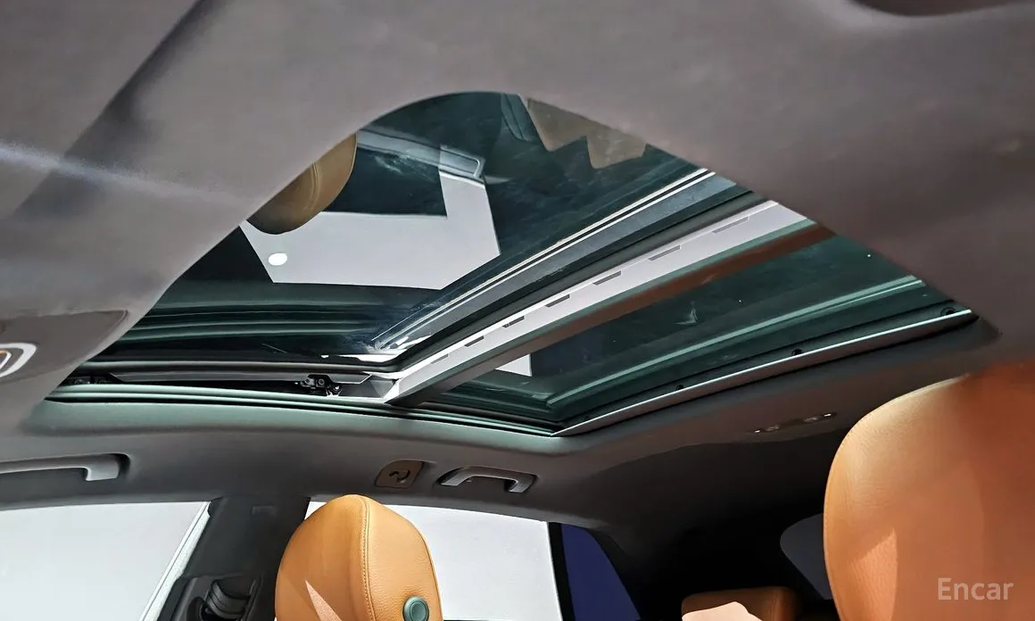 Фото 16 - Audi Q8