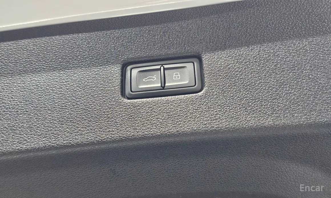 Фото 20 - Audi Q8