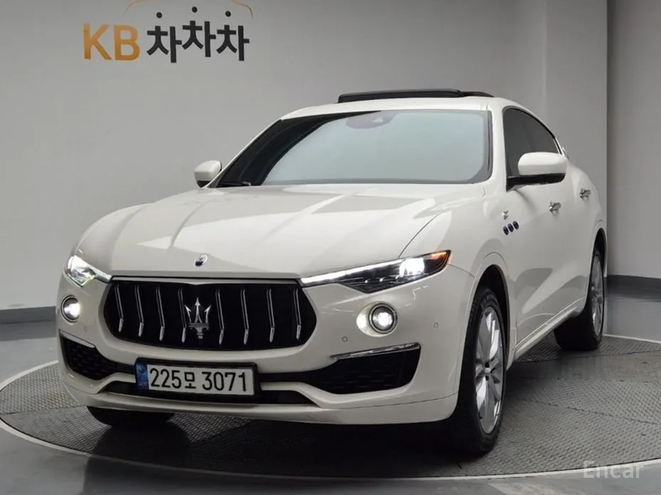Фото 1 - Maserati Levante