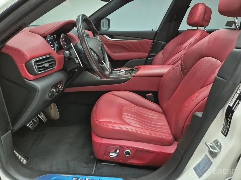 Фото 11 - Maserati Levante