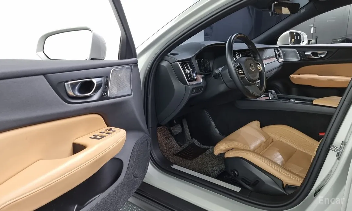 Фото 10 - Volvo V60