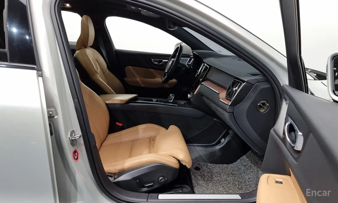 Фото 11 - Volvo V60