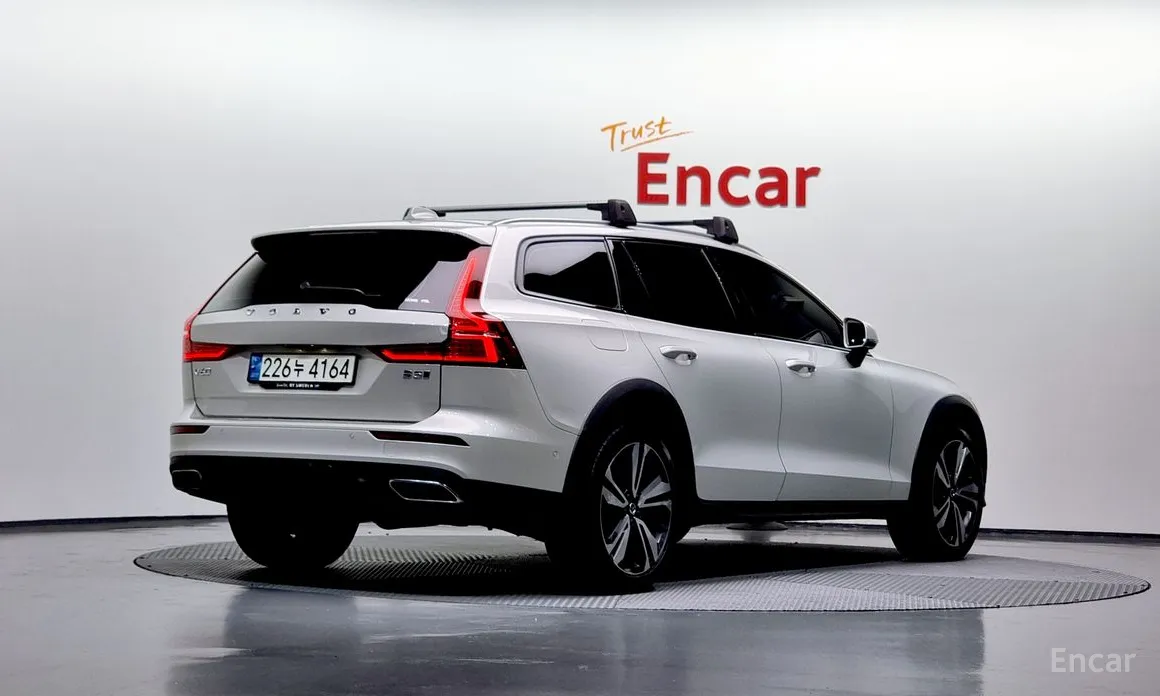 Фото 2 - Volvo V60