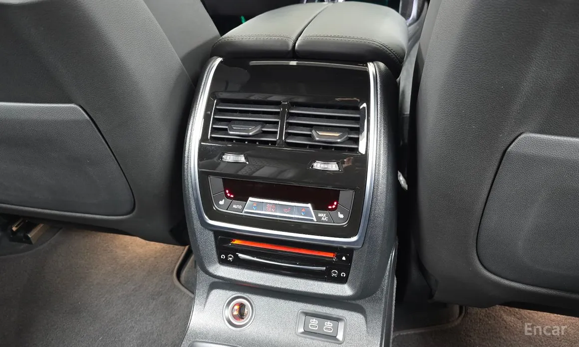 Фото 19 - BMW X7