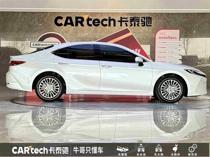 Фото 28 - Toyota Camry