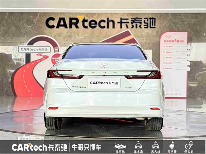 Фото 5 - Toyota Camry