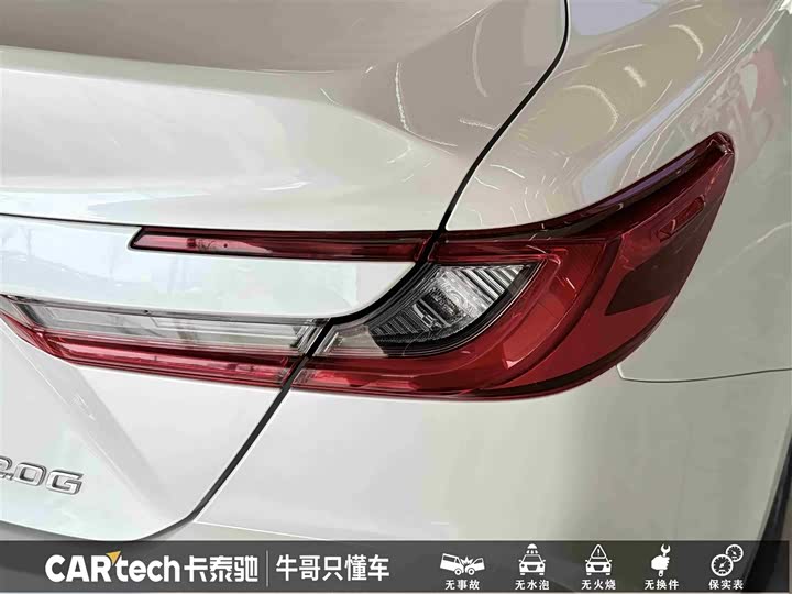 Фото 7 - Toyota Camry