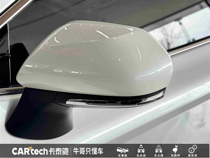 Фото 9 - Toyota Camry