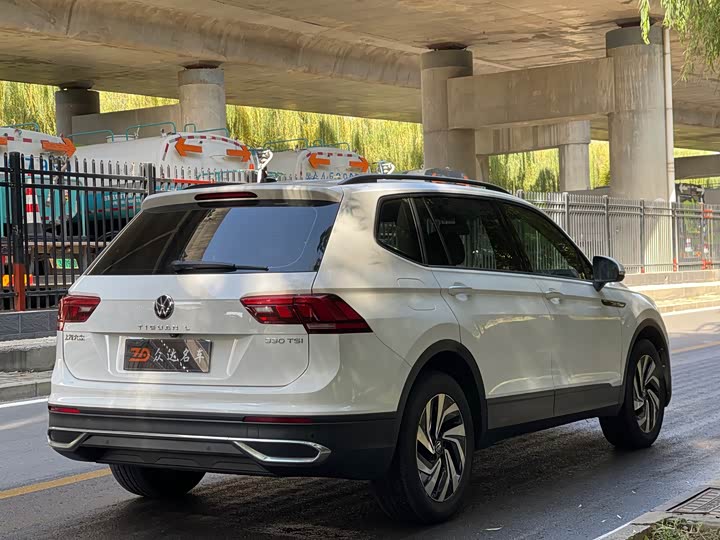 Фото 14 - Volkswagen Tiguan L Pro