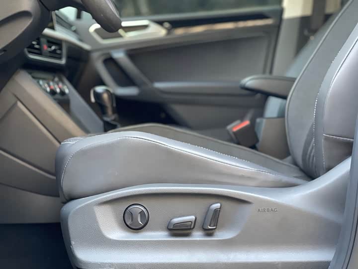 Фото 5 - Volkswagen Tiguan L Pro