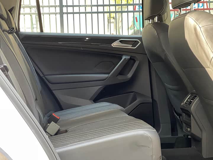 Фото 6 - Volkswagen Tiguan L Pro