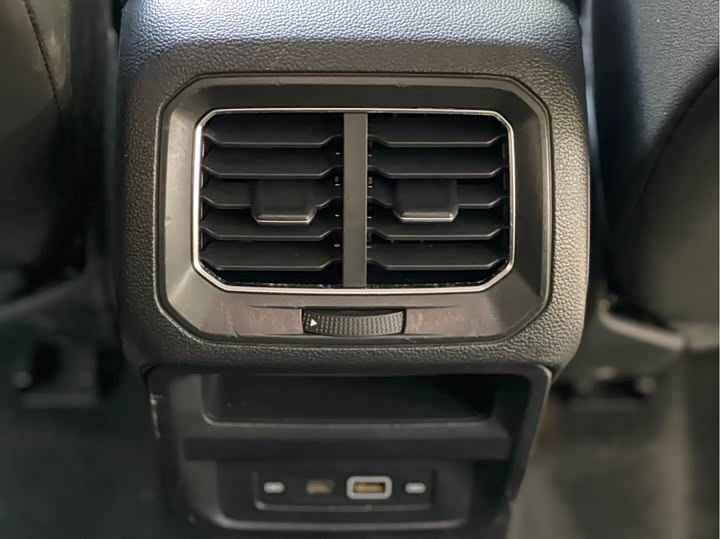 Фото 7 - Volkswagen Tiguan L Pro