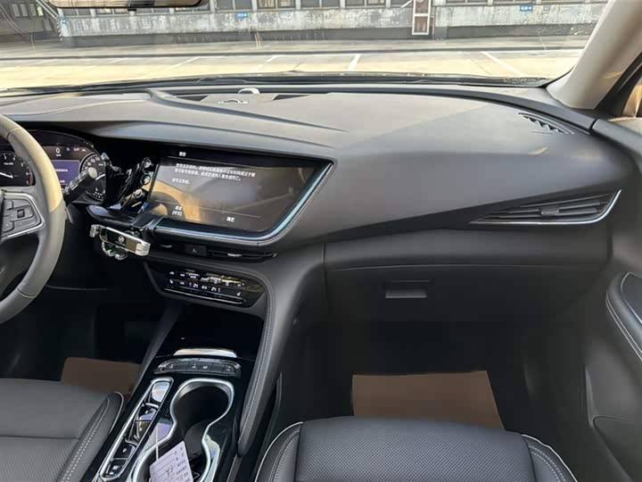Фото 2 - Buick Envision Plus