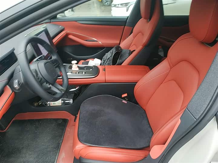 Фото 15 - Xiaomi SU7