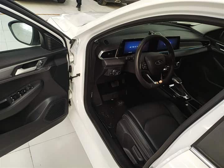 Фото 16 - Ford Escort