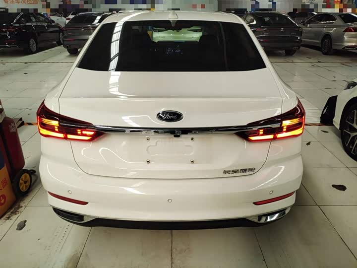 Фото 6 - Ford Escort