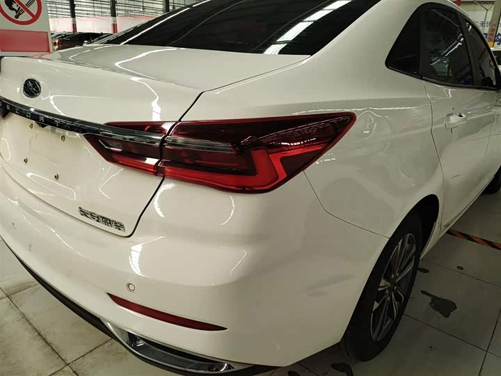 Фото 8 - Ford Escort