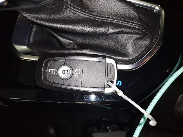 Фото 9 - Ford Escort