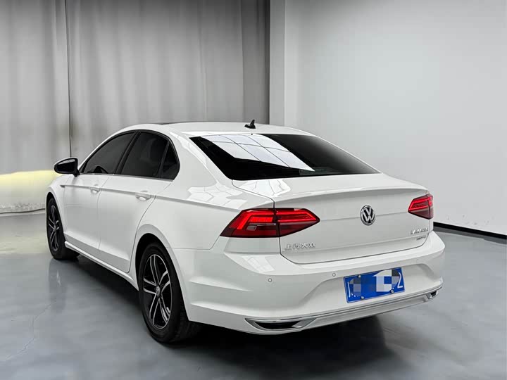 Фото 11 - Volkswagen Lamando L