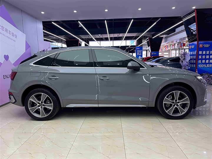 Фото 10 - Audi Q5L Sportback