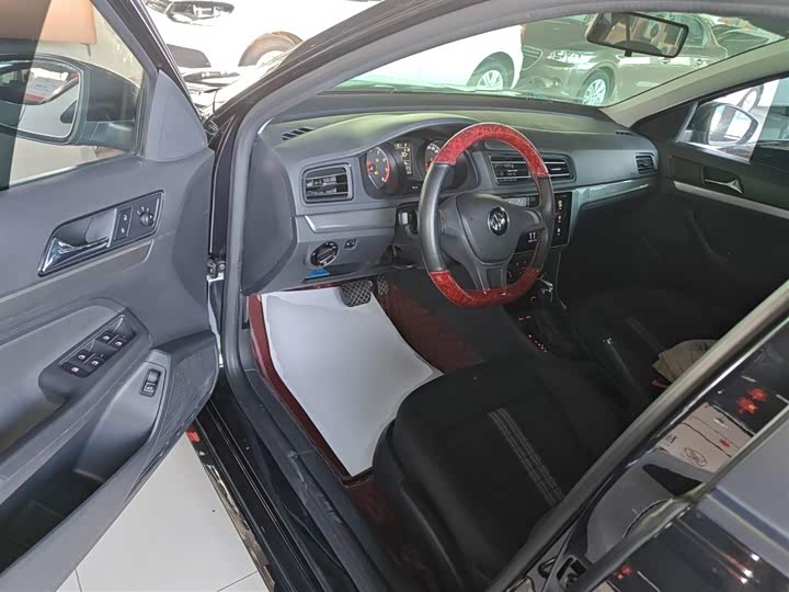 Фото 16 - Volkswagen Lavida