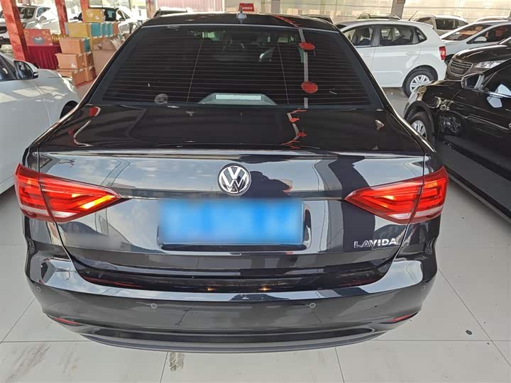 Фото 6 - Volkswagen Lavida