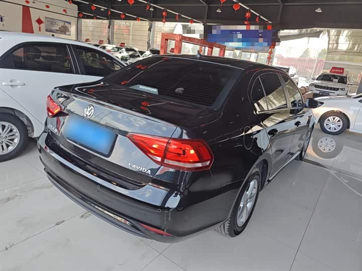 Фото 7 - Volkswagen Lavida