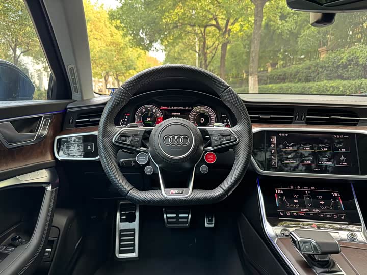 Фото 15 - Audi A6