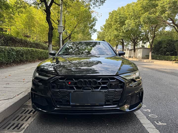 Фото 2 - Audi A6