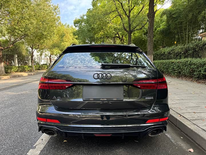 Фото 5 - Audi A6