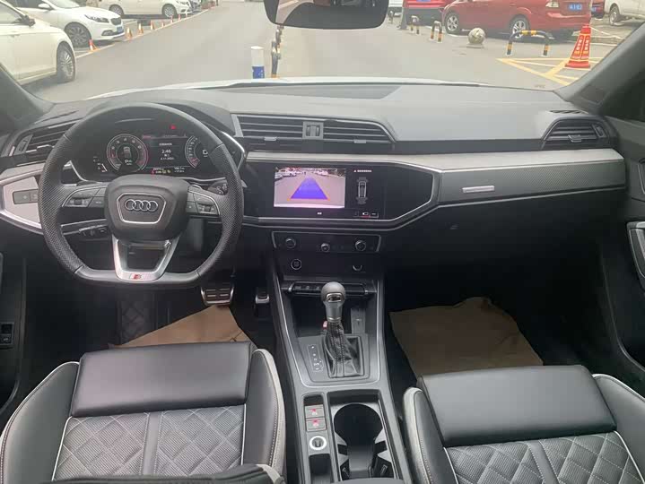 Фото 5 - Audi Q3 Sportback