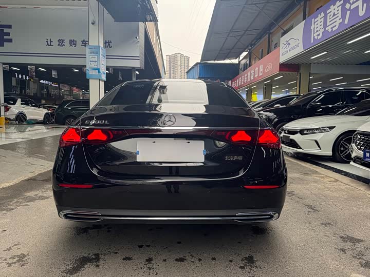 Фото 26 - Mercedes-Benz E-Class