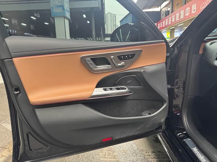 Фото 8 - Mercedes-Benz E-Class