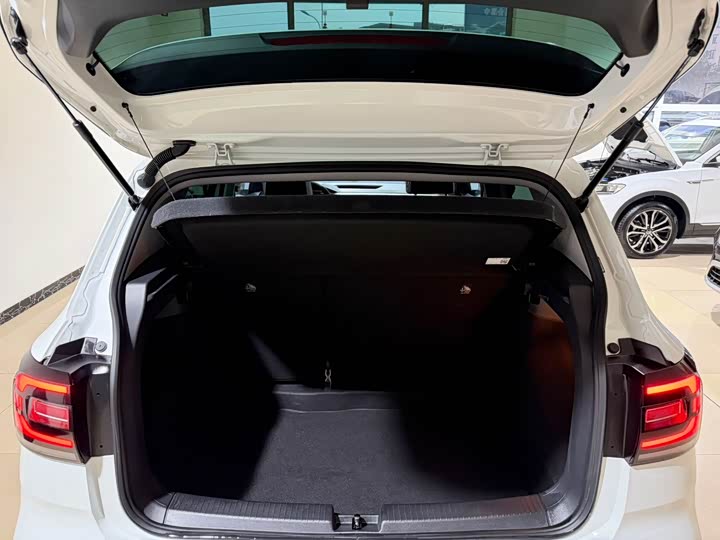 Фото 25 - Volkswagen Tacqua