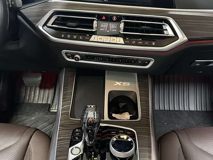 Фото 15 - BMW X5