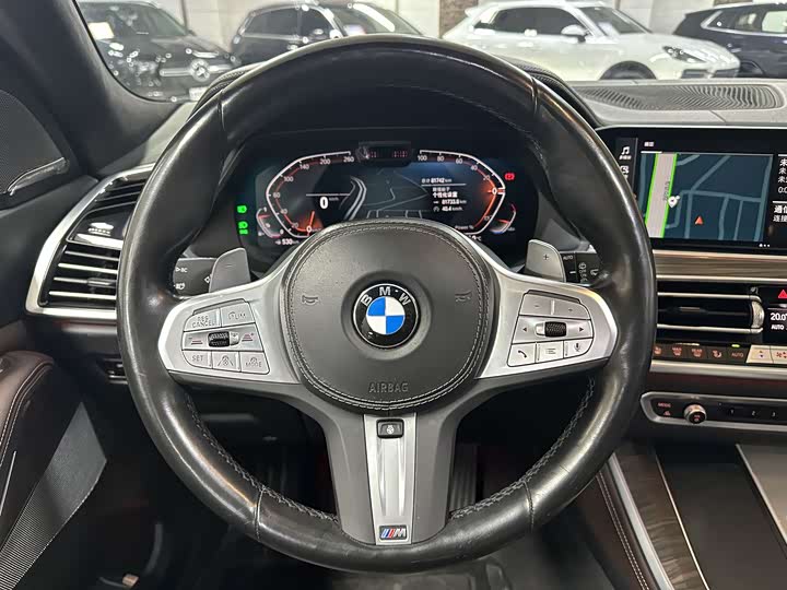 Фото 17 - BMW X5