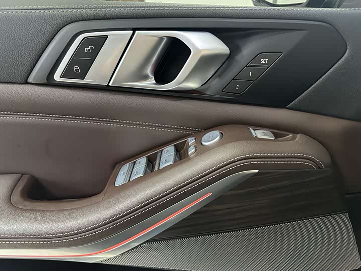 Фото 19 - BMW X5